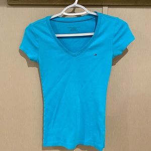 Women’s size xxs Tommy Hilfiger shirt.